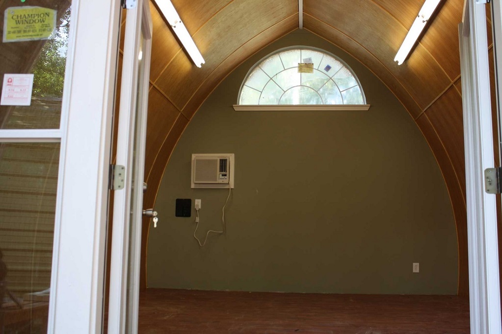 These Prefabricated Arched Cabins Offer a Sustainable Housing Alternative for Less Than $10,000 These Prefabricated Arched Cabins Offer a Sustainable Housing Alternative for Less Than $10,000