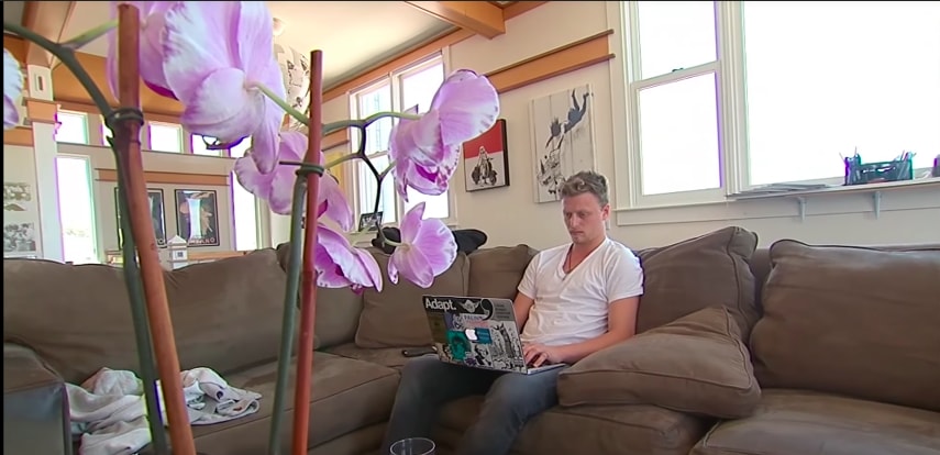Take A Look Inside 'Crypto Castle', Where Millennials Are Making Millions From Bitcoin Take A Look Inside 'Crypto Castle', Where Millennials Are Making Millions From Bitcoin