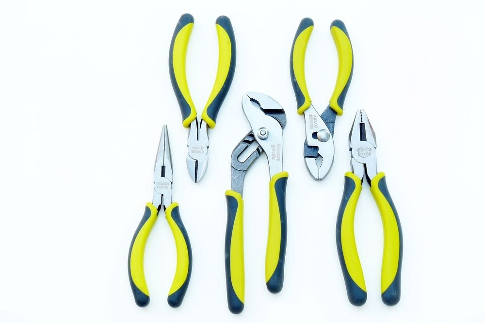 9 Pieces of Equipment Indispensable to Every DIYer 9 Pieces of Equipment Indispensable to Every DIYer