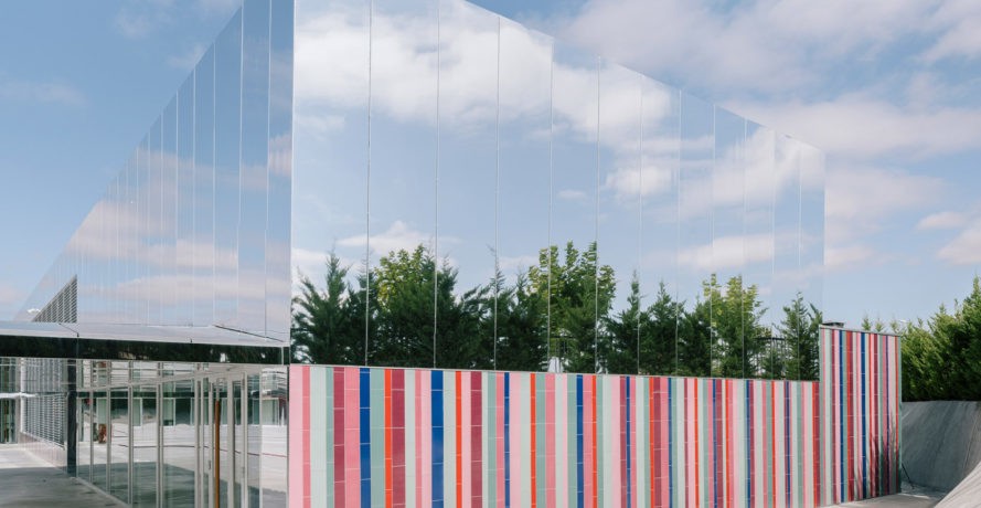 Architects Used Mirrors to Make This School in Spain Disappear into the Sky Architects Used Mirrors to Make This School in Spain Disappear into the Sky