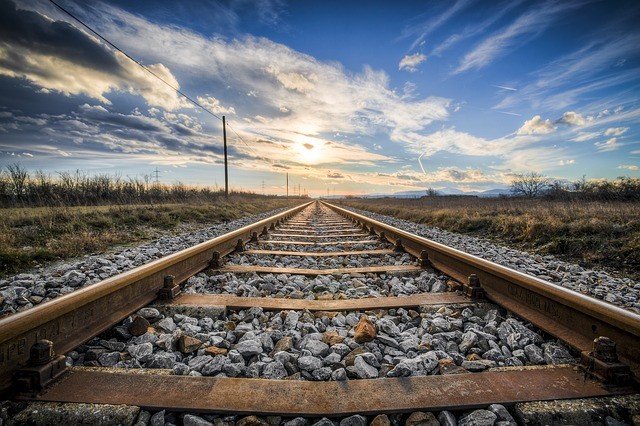 Why Are The Sides Of Railroad Tracks Always Littered With