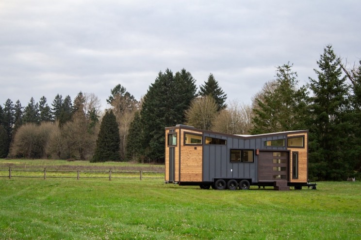 Winter is Coming: 7 Travel Caravans To Escape the Cold Winter is Coming: 7 Travel Caravans To Escape the Cold