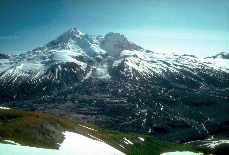 The 10 Most Dangerous Volcanoes Looming Over the United States The 10 Most Dangerous Volcanoes Looming Over the United States