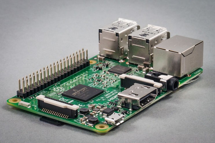 Raspberry Pi and Arduino: What's the Difference and Which Is Best for Your Project? Raspberry Pi and Arduino: What's the Difference and Which Is Best for Your Project?