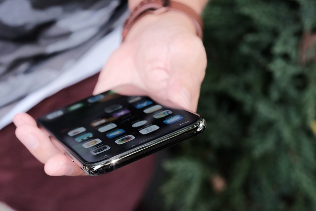 iPhone's Latest Update Includes A New Bug That Has Users Unable To Type The Letter "i"