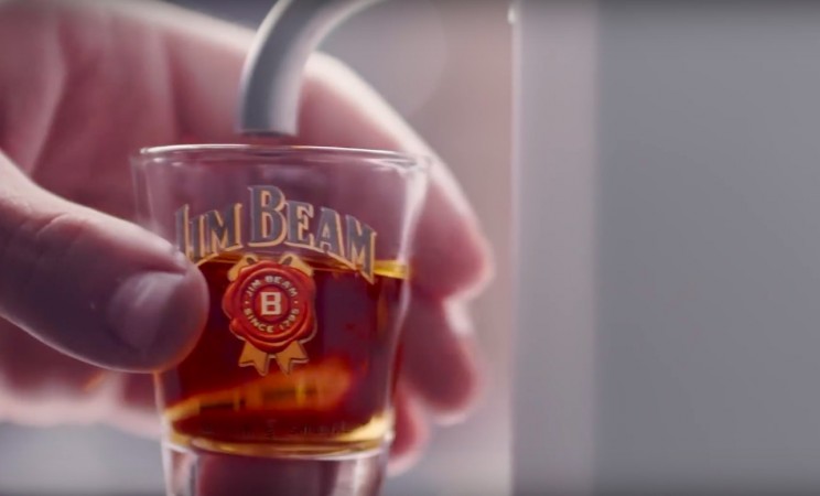 This Personal Smart Decanter Could Pour You Your Next Shot of Bourbon This Personal Smart Decanter Could Pour You Your Next Shot of Bourbon
