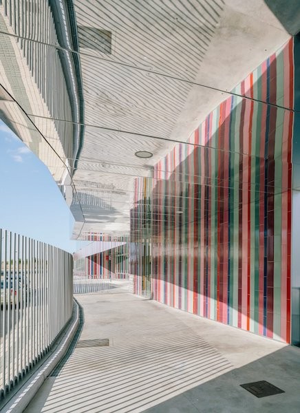 Architects Used Mirrors to Make This School in Spain Disappear into the Sky Architects Used Mirrors to Make This School in Spain Disappear into the Sky