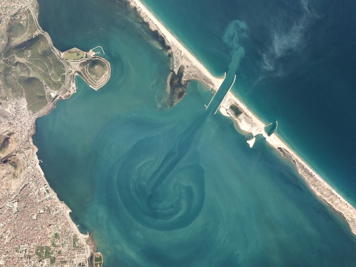 This Mapping Company Photographs the Entire Surface of Earth Every Single Day This Mapping Company Photographs the Entire Surface of Earth Every Single Day