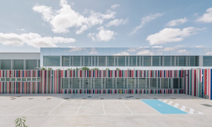 Architects Used Mirrors to Make This School in Spain Disappear into the Sky Architects Used Mirrors to Make This School in Spain Disappear into the Sky