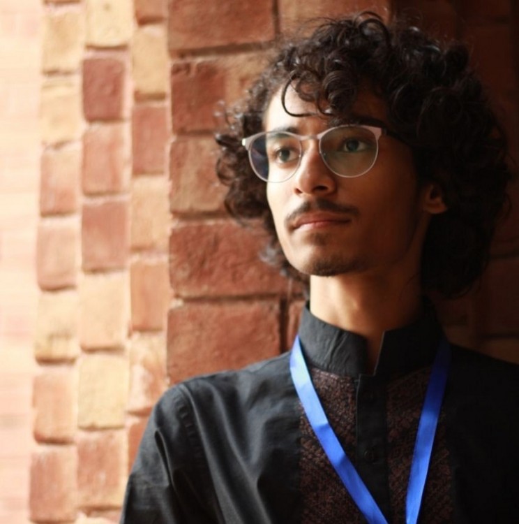 This 17-Year-Old's Visualization of an Electric Honeycomb Surprised the Physics World This 17-Year-Old's Visualization of an Electric Honeycomb Surprised the Physics World