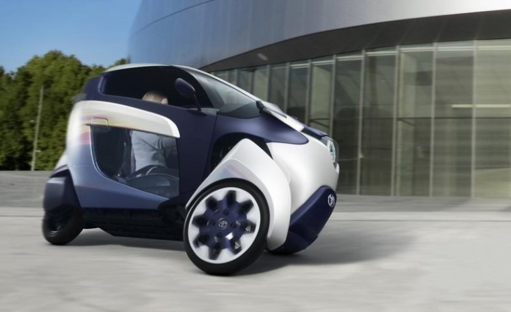 i-ROAD Toyota electric vehicle