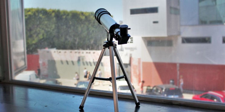 This Portable Telescope Delivers 90x magnification for Under $60