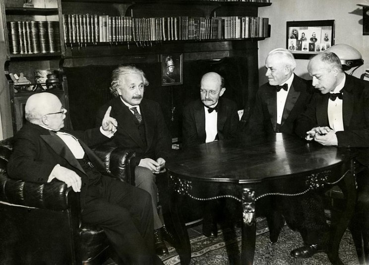 Quantum Confidential: The Lost History of Quantum Mechanics Quantum Confidential: The Lost History of Quantum Mechanics