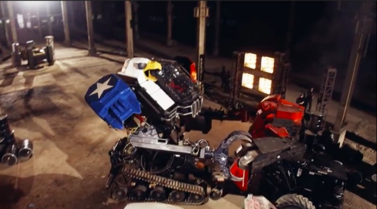 USA and Japan's First Giant Robot Battle Is No Kids' Play! USA and Japan's First Giant Robot Battle Is No Kids' Play!