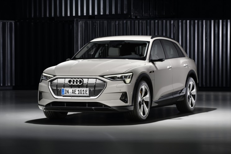 Audi Unveils All-Electric e-tron SUV to Compete with Tesla Model X Audi Unveils All-Electric e-tron SUV to Compete with Tesla Model X