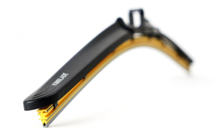 The Average Windscreen Wiper Has Been Redesigned and It's Game-Changing The Average Windscreen Wiper Has Been Redesigned and It's Game-Changing