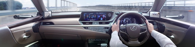 Lexus world's first* Digital Side-View Monitors
