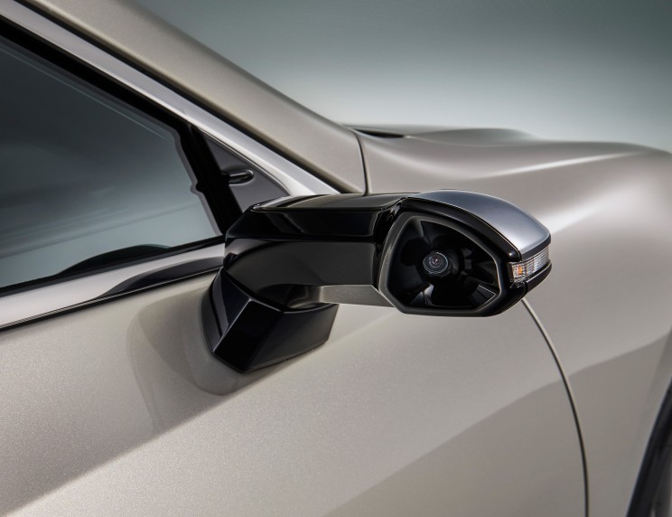 Lexus world's first* Digital Side-View Monitors