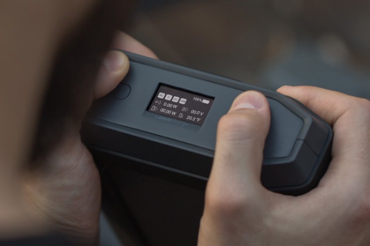 This Portable Power Source Provides Identical Power to What You Get From a Wall Socket This Portable Power Source Provides Identical Power to What You Get From a Wall Socket