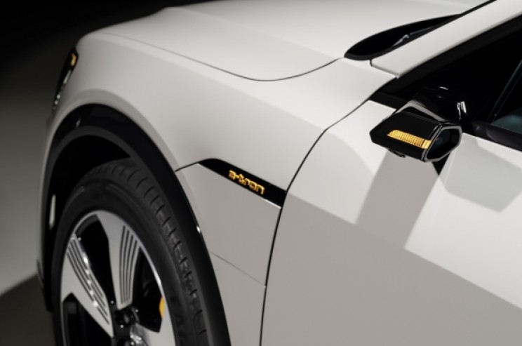 Audi Unveils All-Electric e-tron SUV to Compete with Tesla Model X Audi Unveils All-Electric e-tron SUV to Compete with Tesla Model X
