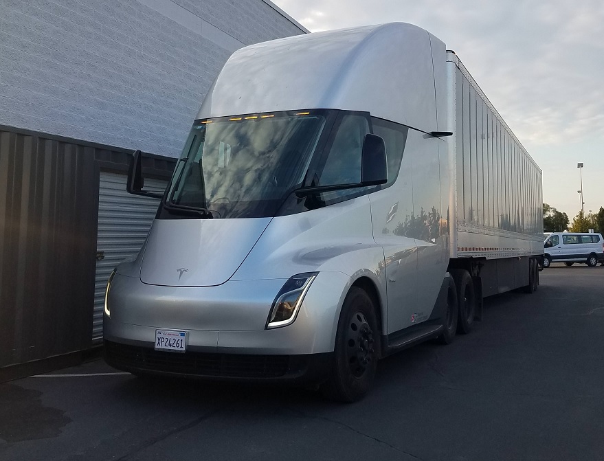 Tesla semi cf_z/Reddit