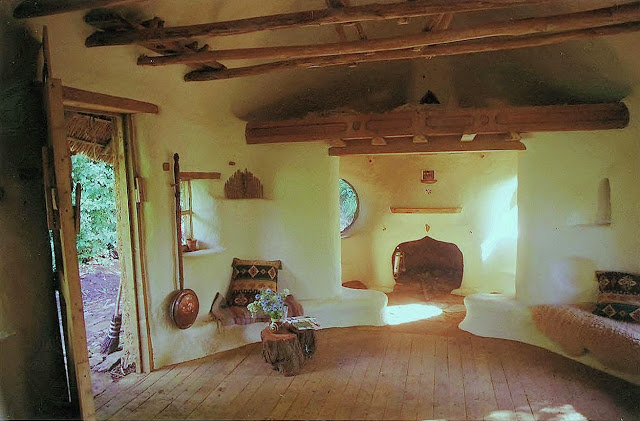 Retired Art Teacher Erects Charming Cob House for a Mere $250! Retired Art Teacher Erects Charming Cob House for a Mere $250!