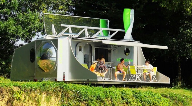 This Super Caravan is Powered by the Sun and Wind This Super Caravan is Powered by the Sun and Wind