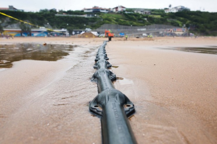 Microsoft and Facebook Just Laid a 6,600 km Cable Across the Atlantic Ocean Microsoft and Facebook Just Laid a 6,600 km Cable Across the Atlantic Ocean