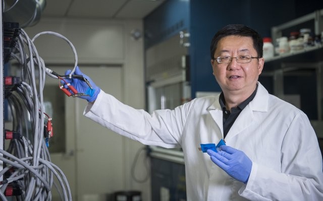 Scientists Develop Water-Based Lithium-Ion Batteries That Are Non-Flammable Scientists Develop Water-Based Lithium-Ion Batteries That Are Non-Flammable