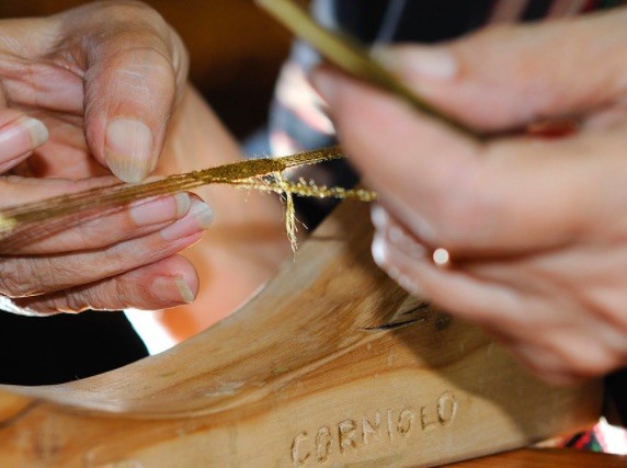 This Italian Artist Is the Only Person in the World Who Can Weave Sea Silk This Italian Artist Is the Only Person in the World Who Can Weave Sea Silk
