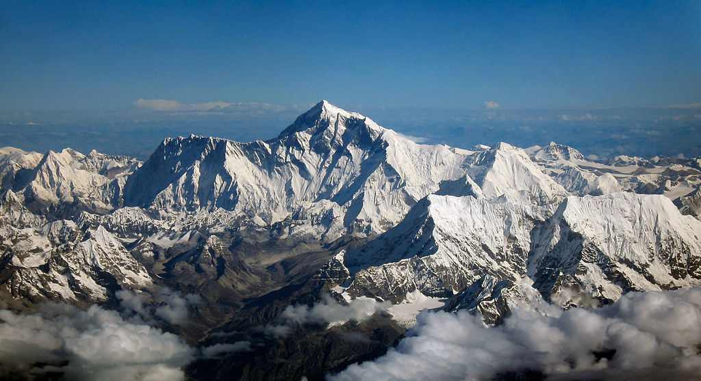 mount everest china nepal border