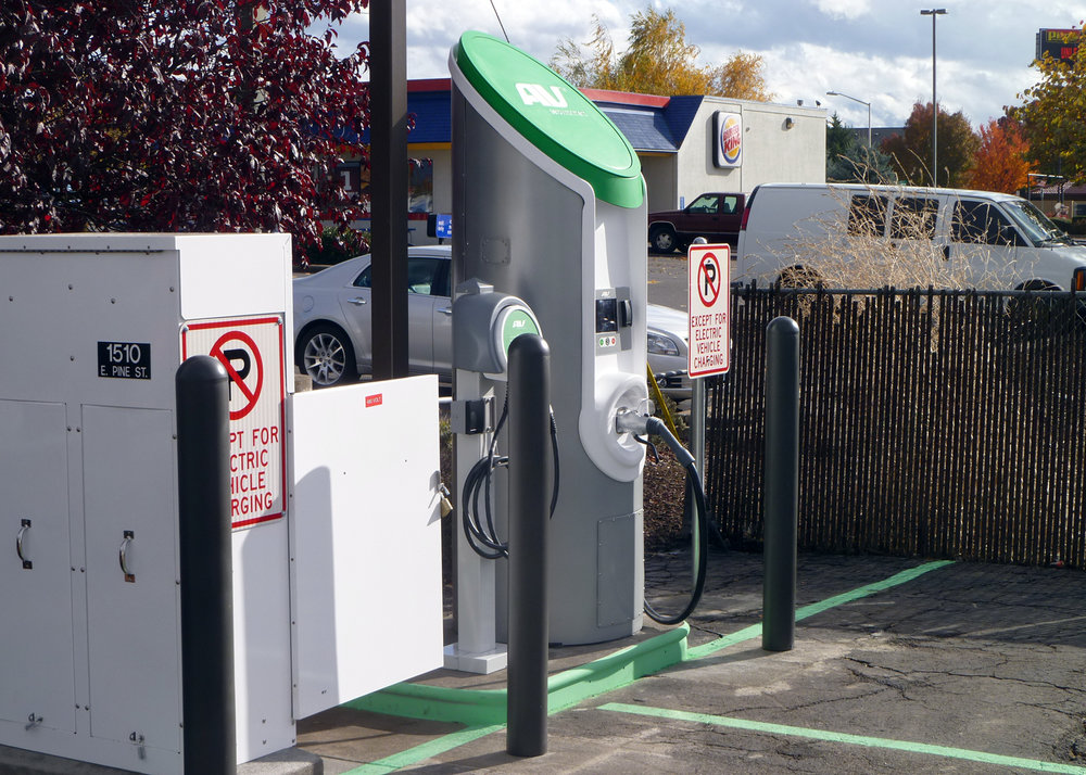 Charging points for EVs a USUK comparison