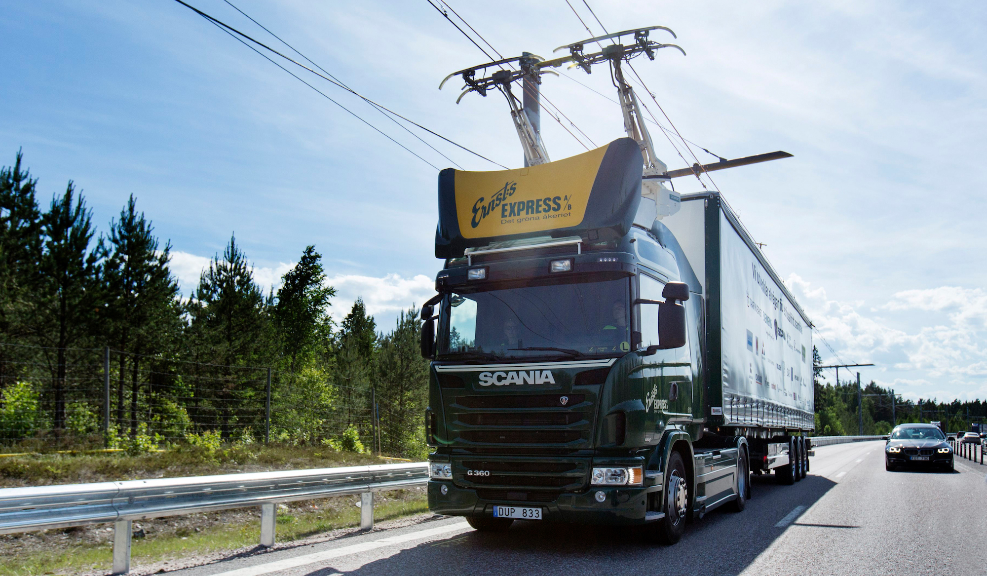 Siemens Wants to Power Electric Trucks with Overhead Lines