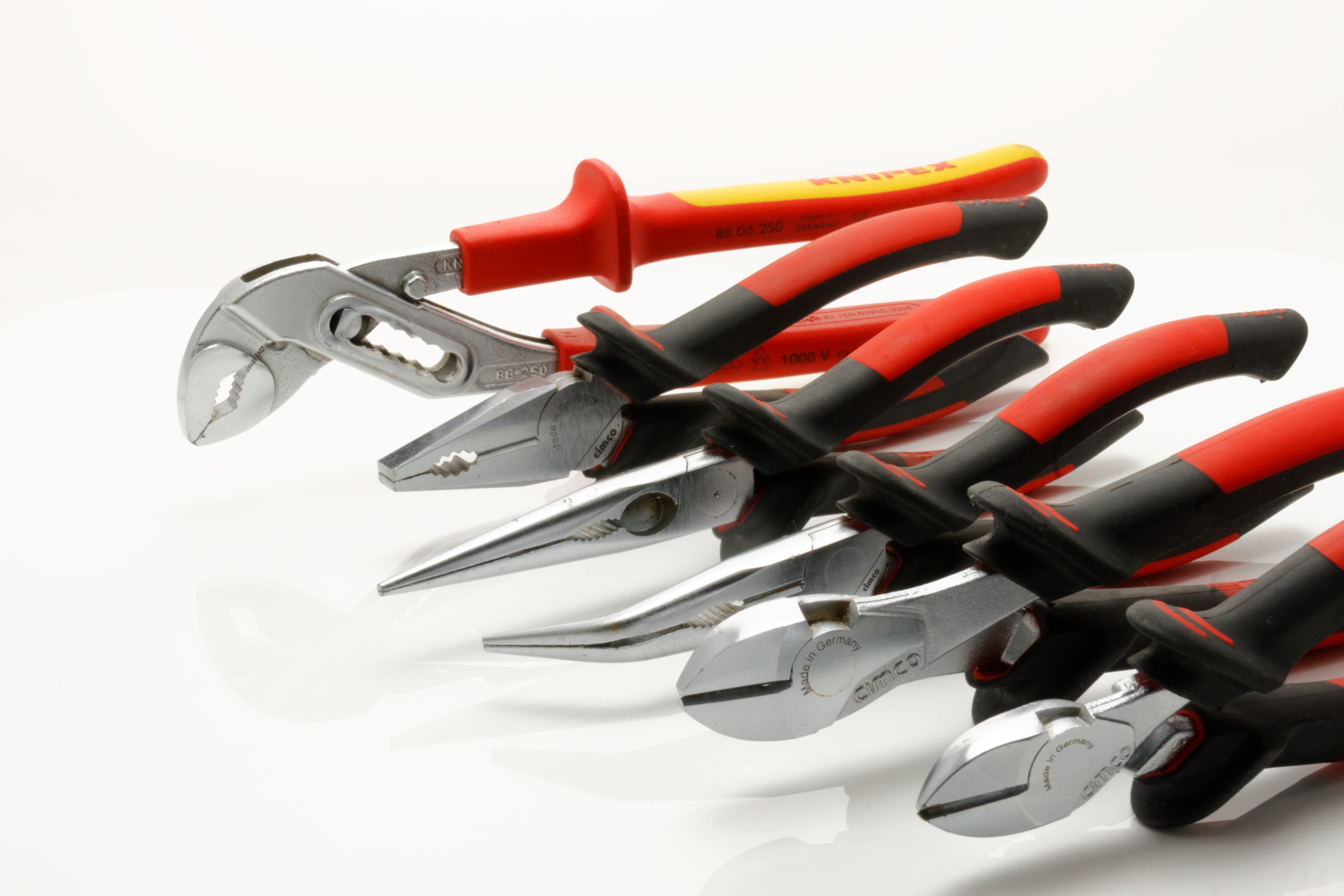 https://inteng-storage.s3.amazonaws.com/images/import/2016/11/pliers-1031953