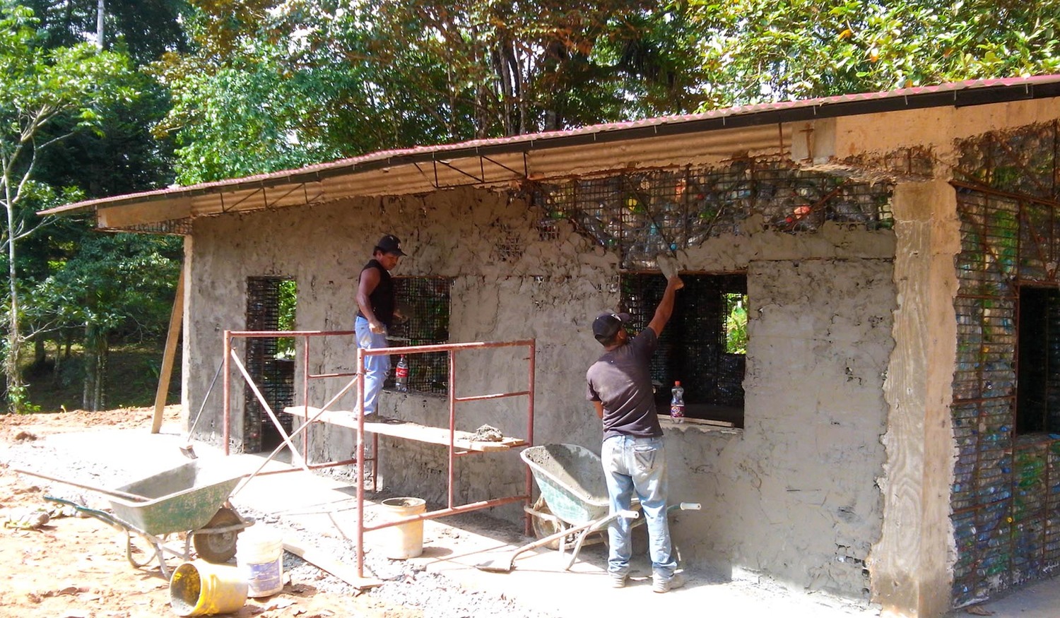 Plastic Bottle Village of Panama: an Eco-Residential Community