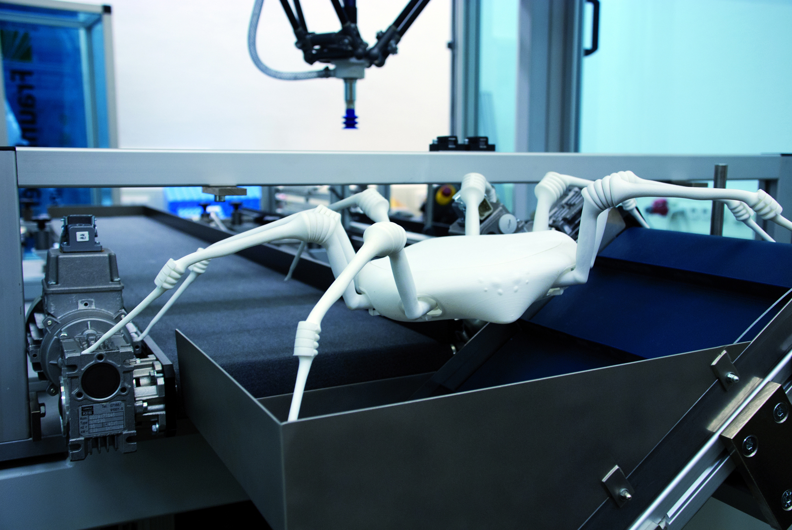 Biomimicry: The Sincerest Form of Flattery Biomimicry: The Sincerest Form of Flattery