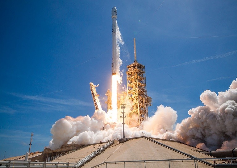 Eccentric plans of Elon Musk https://inteng-storage.s3.amazonaws.com/images/import/2017/06/SpaceX-Bulgariasat-1.jpg