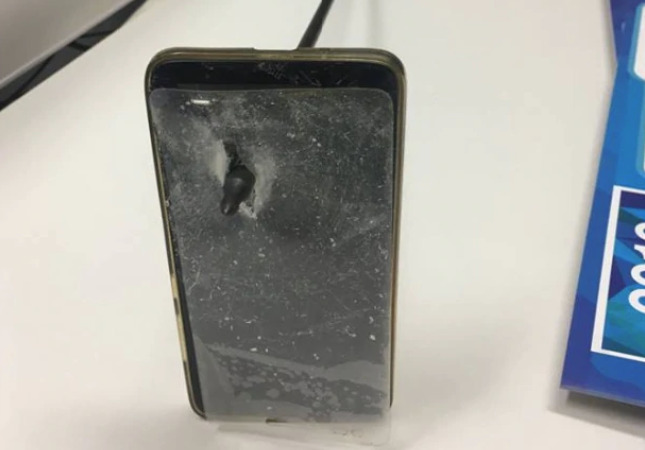 Australian Man Saved From Arrow Attack by iPhone Australian Man Saved From Arrow Attack by iPhone