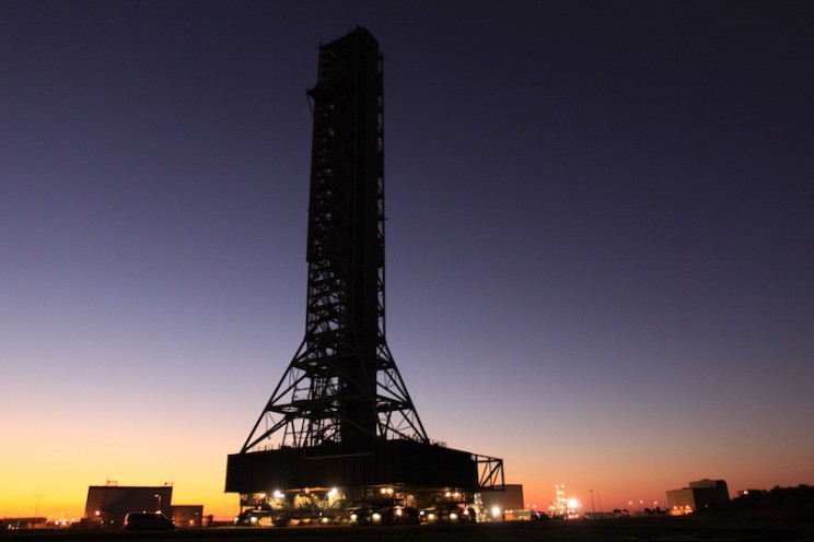 NASA's $1 Billion 'Leaning' Mobile Launcher Might Only Ever Be Used Once