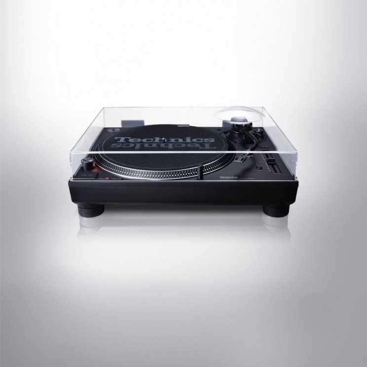 Panasonic Revived Technics 1200 Turntable MK7 and DJs Around the World Rejoice Panasonic Revived Technics 1200 Turntable MK7 and DJs Around the World Rejoice