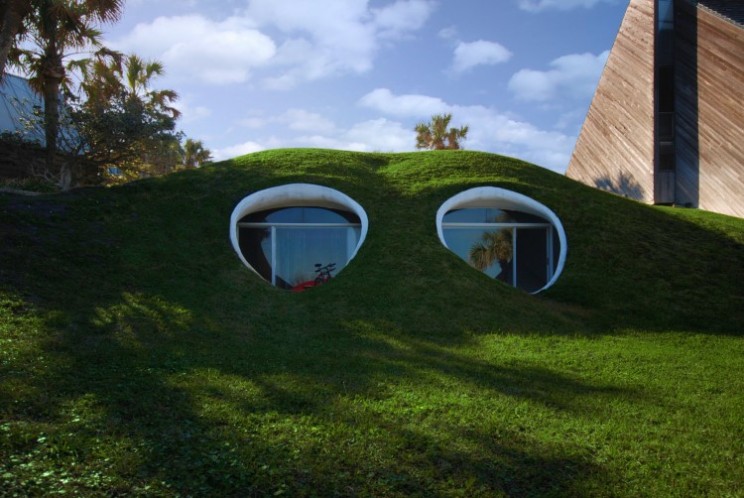 5 of the most unbelievable houses and one piece of art