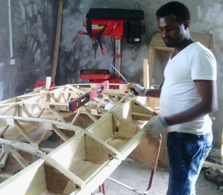Man builds his own plane in Ethiopia