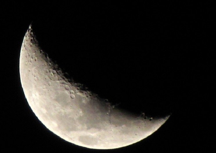 Did the Earth Move for You Last Full Moon?