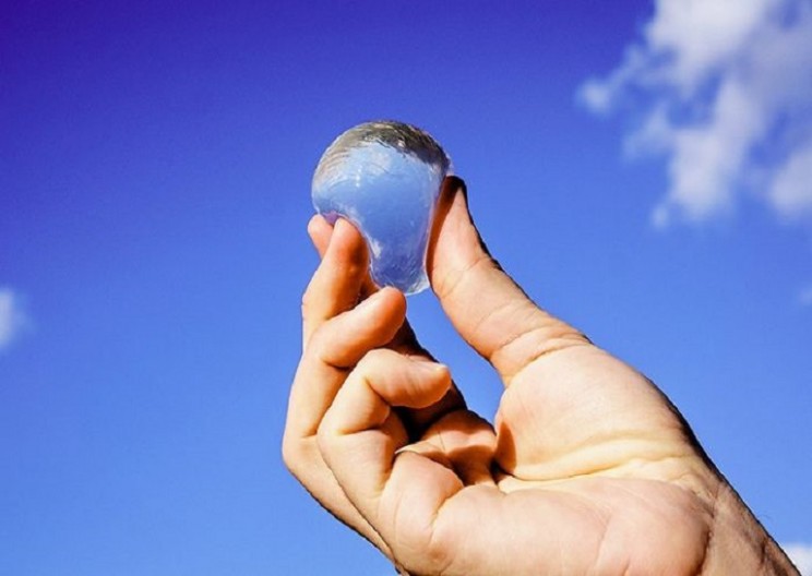 Meet Ooho! A Sustainable Water Bottle You Can Eat and Drink