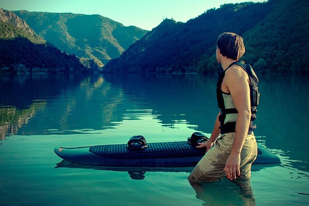 This electric powered wakeboard lets you surf the waves like a hoverboard
