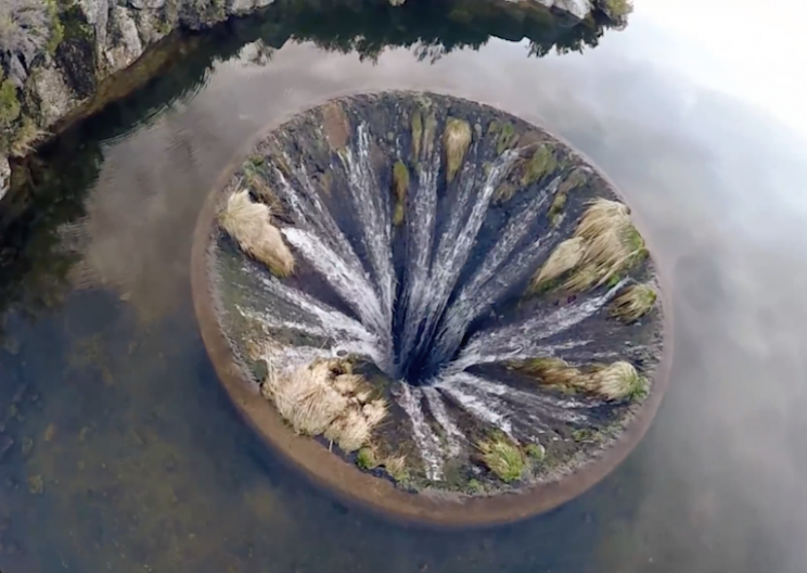 Covão do Conchos Spillway Looks Like A Portal To A Parallel Universe