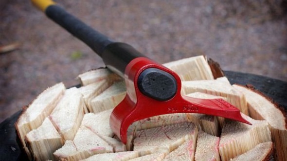 Physics-exploiting axe splits wood in record time