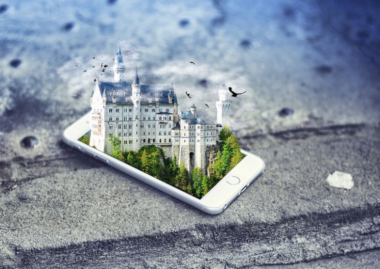 Augmented Reality vs. Virtual Reality: What’s the Difference?