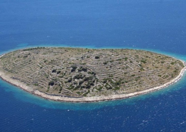 This Tiny Croatian Island Looks a Lot Like a Massive Fingerprint