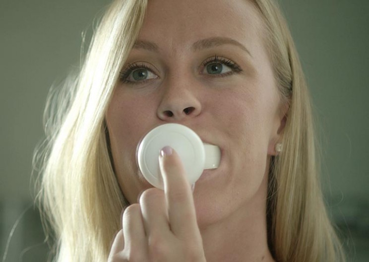 World's First Fully Automatic Toothbrush Will Clean Your Teeth in Just 10 Seconds